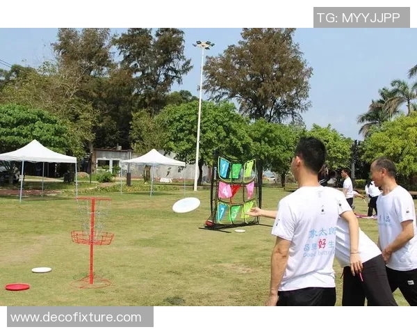 南京飞盘队与杭州飞盘队赛后复盘分析个人能力的对比与启示