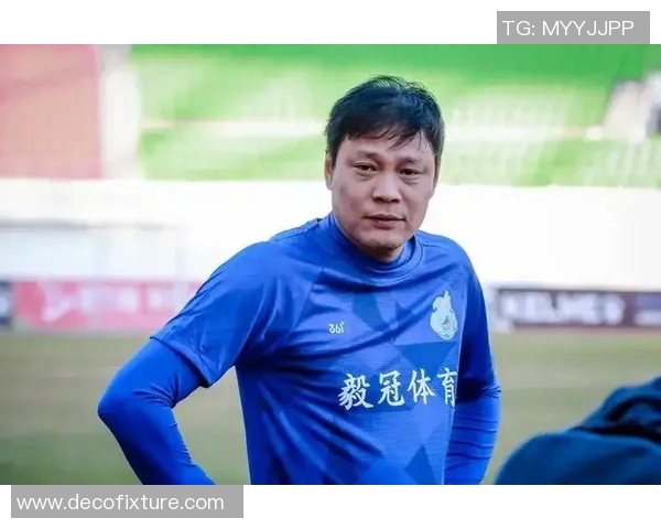 中国艺人热评足球明星表现与魅力探讨引发广泛关注与讨论